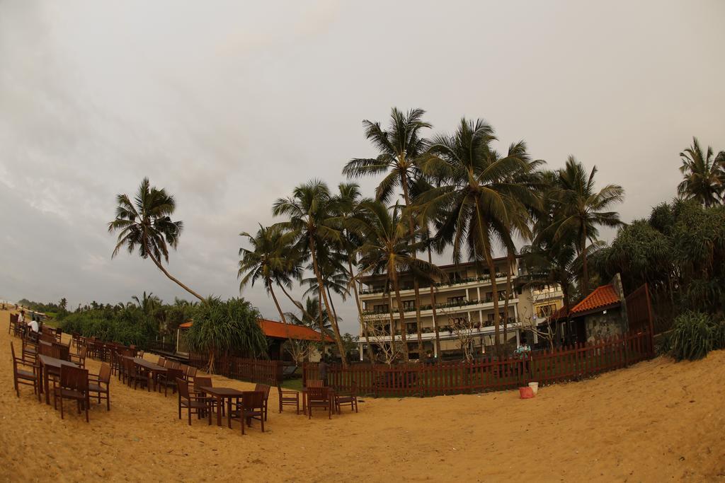 Blue Beach Hotel Wadduwa Exterior foto